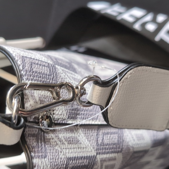 Karl Lagerfeld Paris Adele Crossbody Bucket - Picture 7 of 7